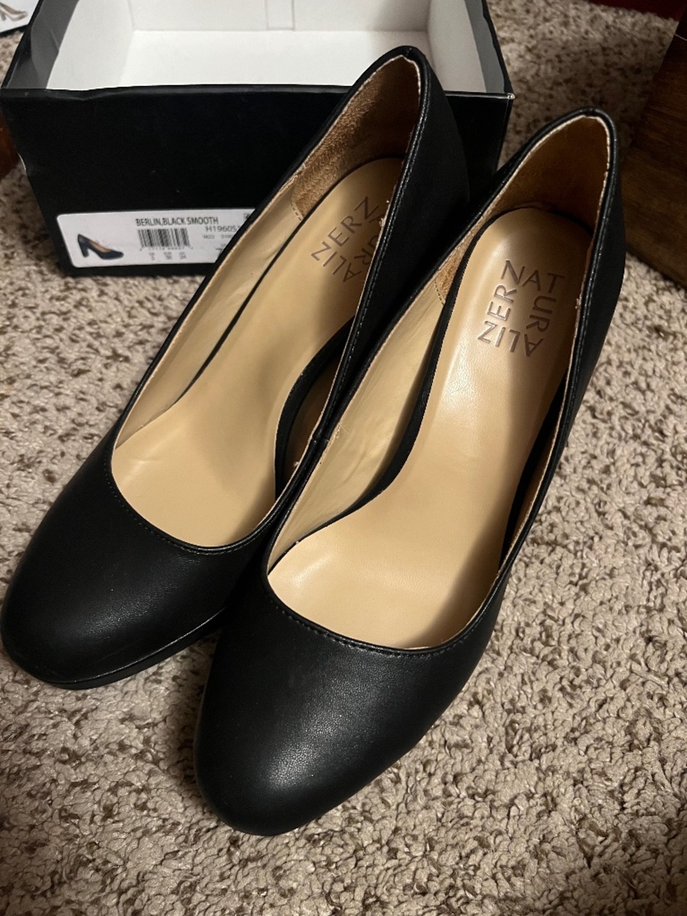 Naturalizer square heels like new 8